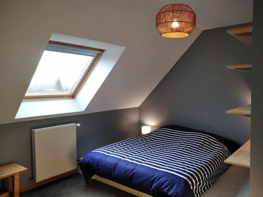 L Etablissement Gold Beach Propose 1 Hebergement , Maison 80M2 Avec Terrain 500M2, Parking Prive A 4 Min Du Port Artificiel D Arromanches, Services Accueil Personnalise, Lits Faits, Serviettes, Menage, Netflix, Wifi Ryes Dış mekan fotoğraf