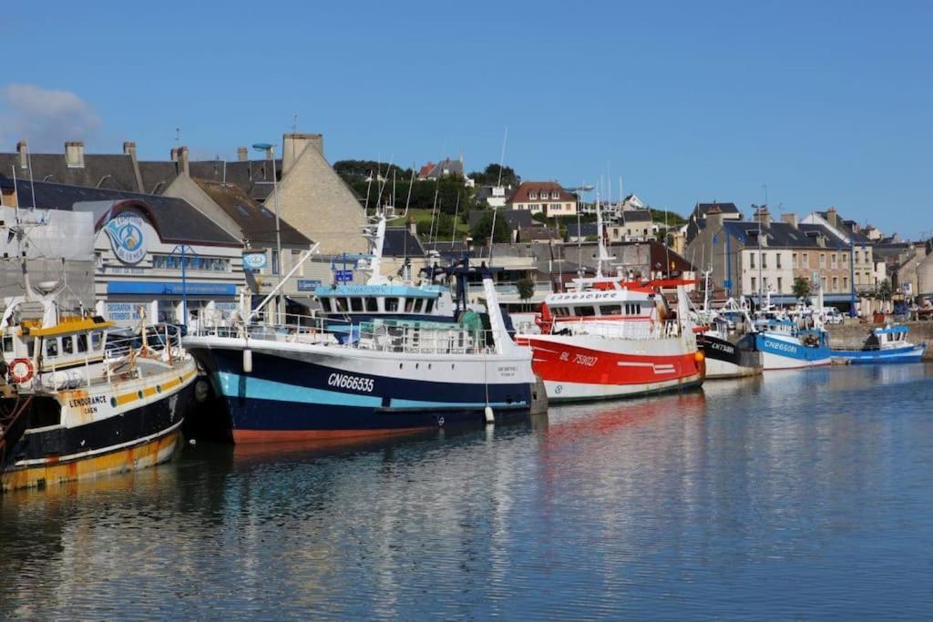 L Etablissement Gold Beach Propose 1 Hebergement , Maison 80M2 Avec Terrain 500M2, Parking Prive A 4 Min Du Port Artificiel D Arromanches, Services Accueil Personnalise, Lits Faits, Serviettes, Menage, Netflix, Wifi Ryes Dış mekan fotoğraf